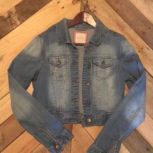 ✨Jean Jacket✨🌵 sz M✨